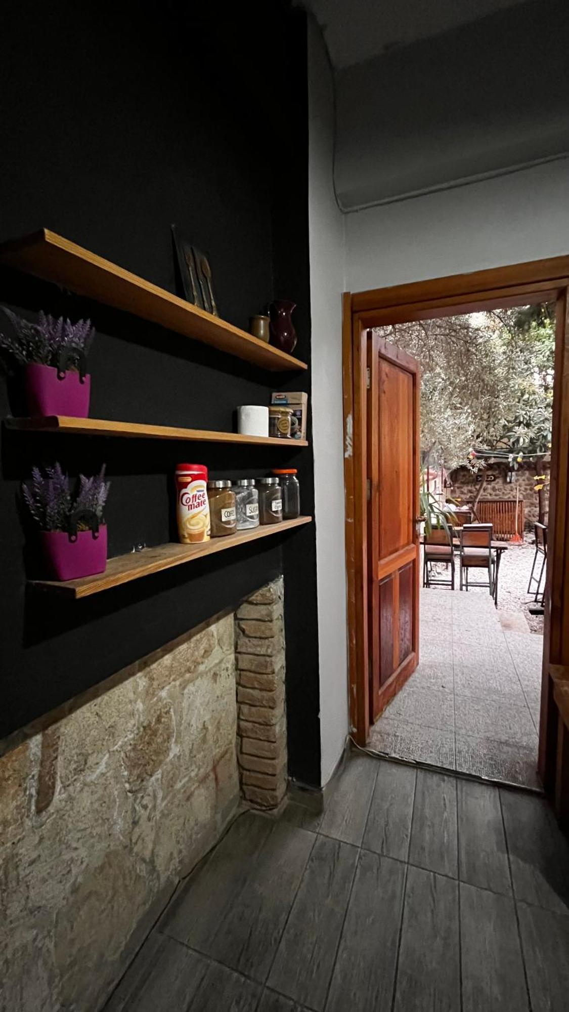 Kuyu Beergarden Hostel Antalya Exterior photo