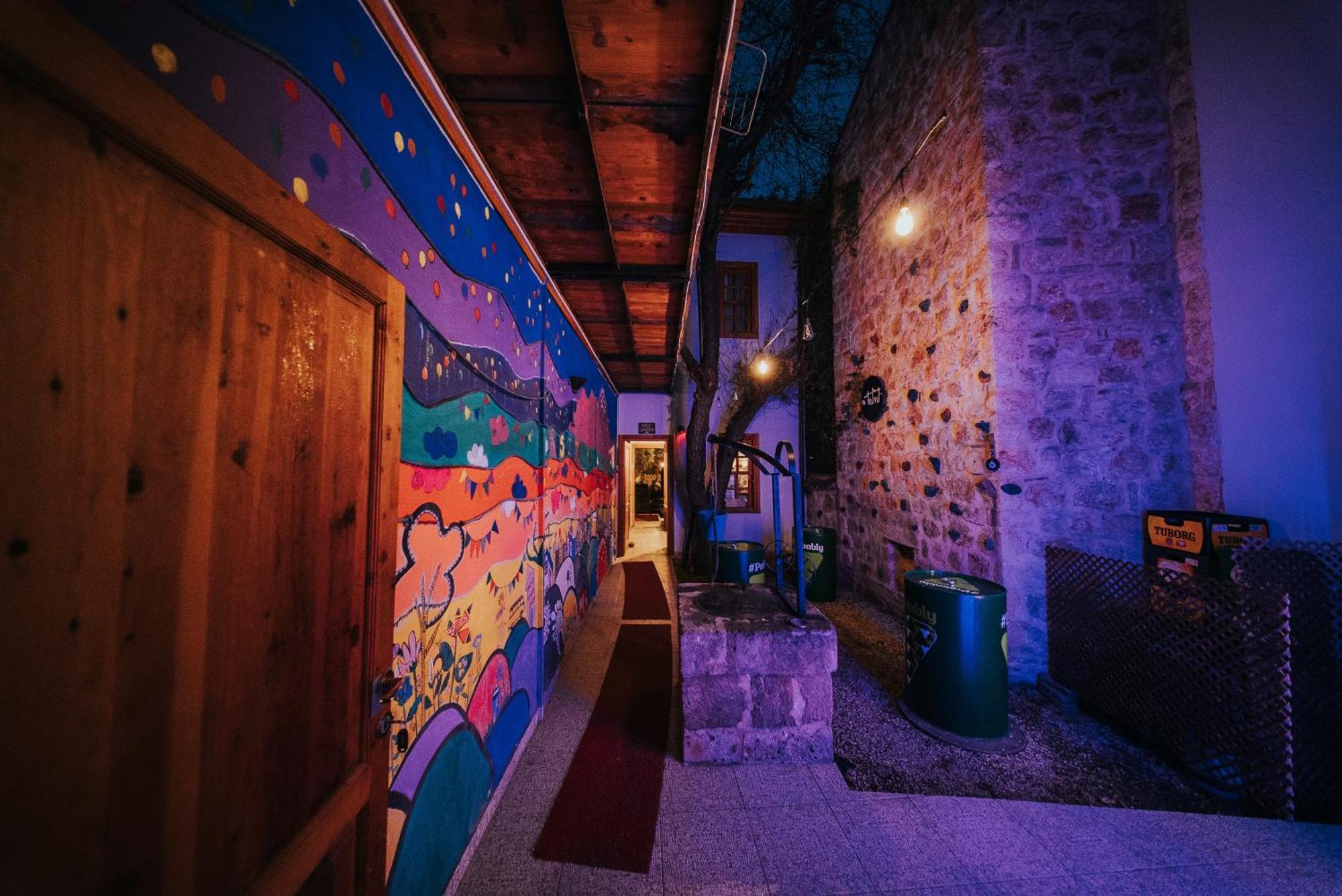 Kuyu Beergarden Hostel Antalya Exterior photo