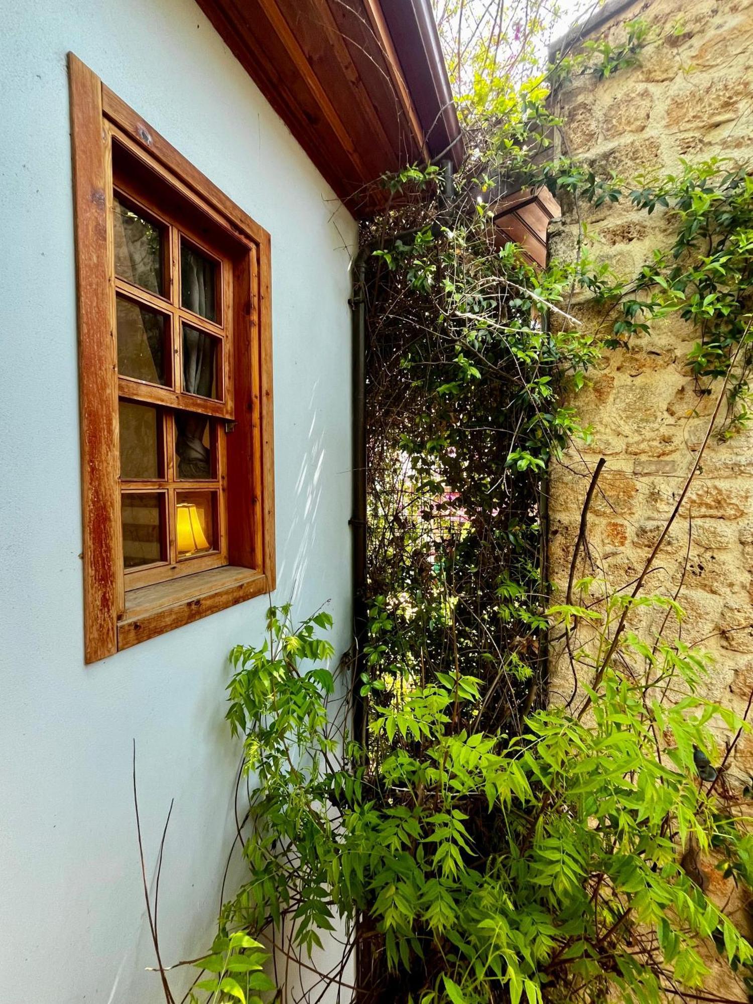 Kuyu Beergarden Hostel Antalya Exterior photo